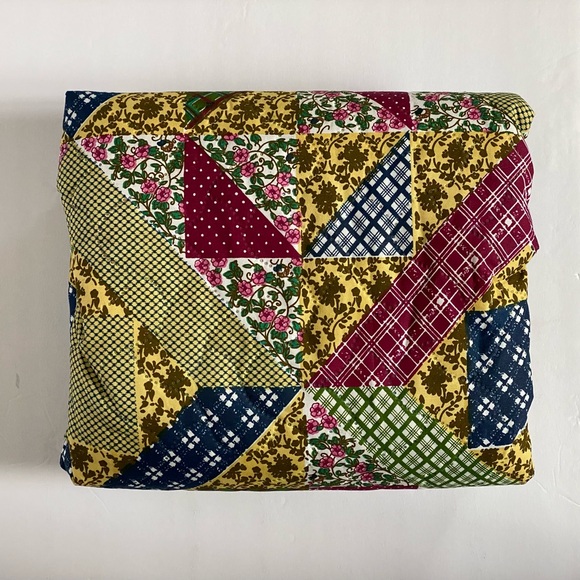 NEW Decorative Throw Blanket - Picture 1 of 3